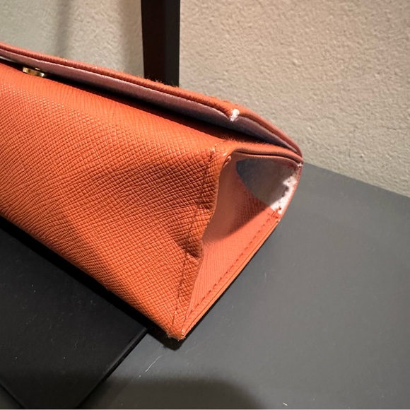 Tory Burch orange saffiano leather magnetic snap sunglasses case - Picture 4 of 11